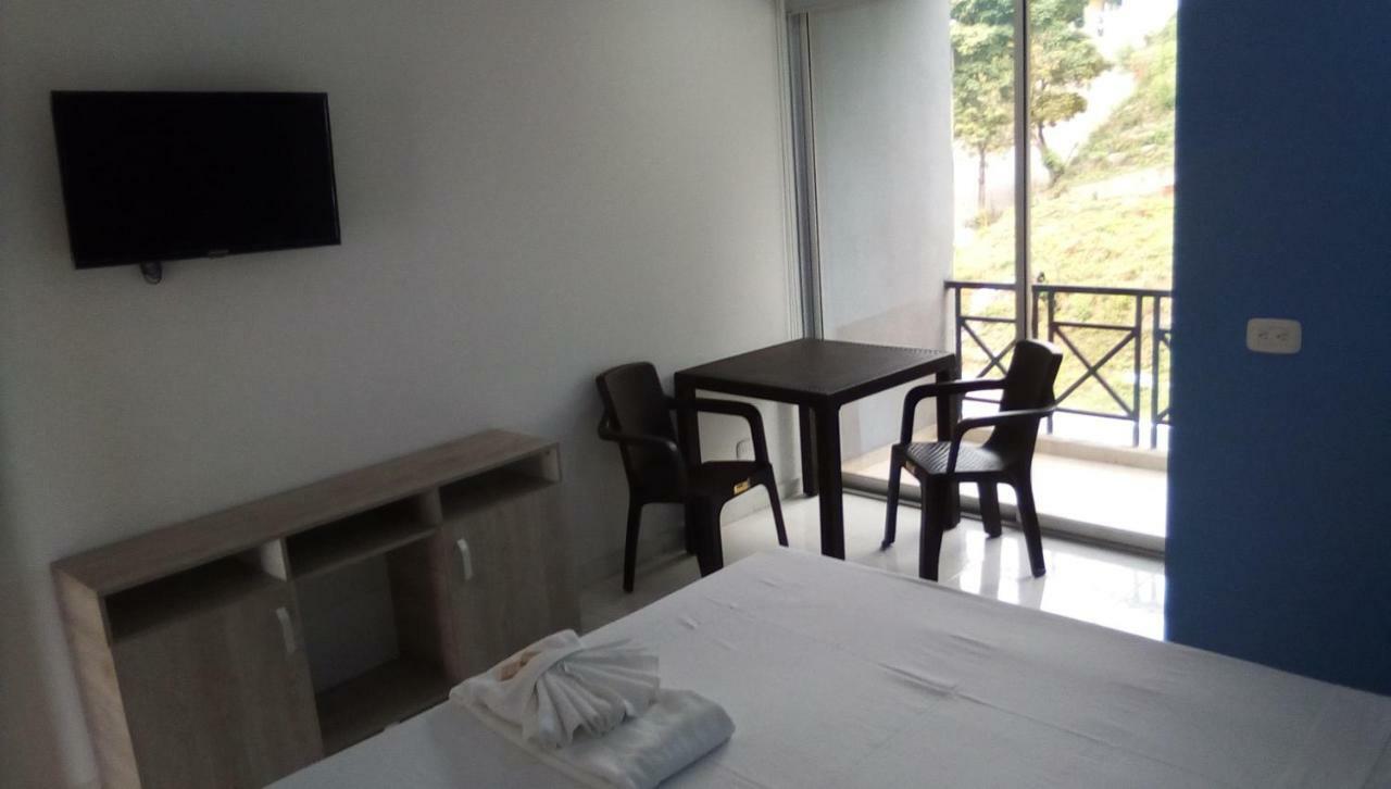 Okawango Hotel Girardot Exterior photo